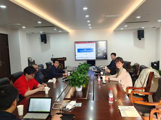 会议室里的人们 AI 生成的内容可能不正确。